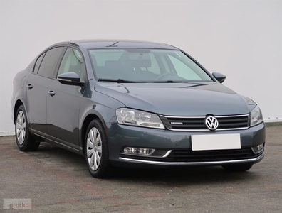 Volkswagen Passat B7 , Navi, Klimatronic, Tempomat, Parktronic,