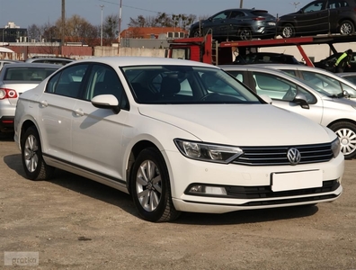 Volkswagen Passat B8 , Salon Polska, Klimatronic, Parktronic