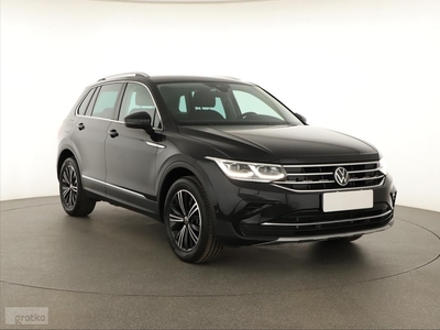 Volkswagen Tiguan , 1. Właściciel, Serwis ASO, DSG, Skóra, Navi, Klimatronic,