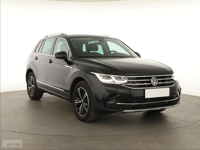 Volkswagen Tiguan , 1. Właściciel, Serwis ASO, DSG, Skóra, Navi, Klimatronic,