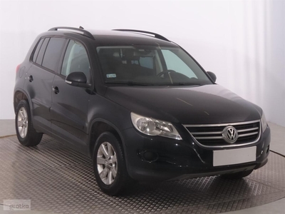 Volkswagen Tiguan , Tempomat, Parktronic,ALU