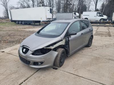 Seat Altea 1.9tdi 105km uszkodzony, odpala jeździ