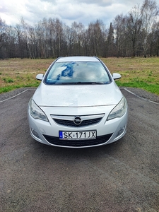 Opel Astra J Sports Tourer 1.7 CDTI 110KM