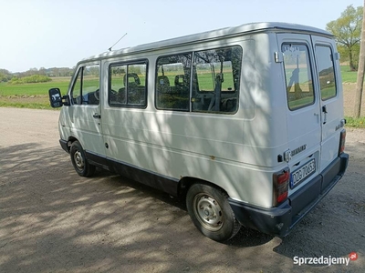 Renault Trafic 2.1 diesel niski przebieg