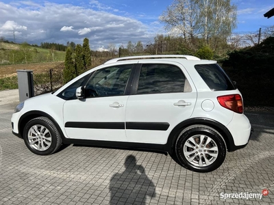 Suzuki Sx4 z napędem 4x4 , 1.6 benzyna.