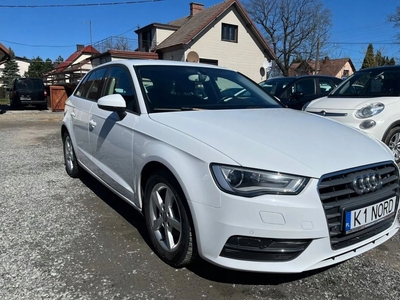 Audi A3 8V Hatchback 3d 1.2 TFSI 110KM 2015