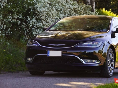 Chrysler 200