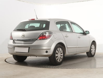 Opel Astra 2007 1.6 16V 289887km Hatchback