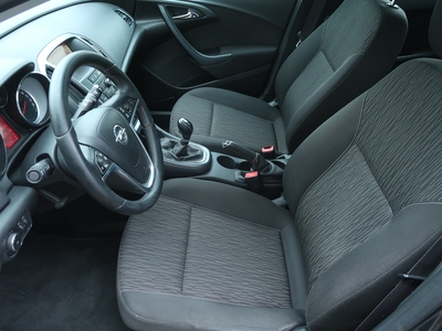Opel Astra 2015 1.6 16V 119332km Hatchback