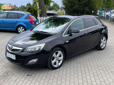 Opel Astra J Hatchback 5d 1.6 Twinport ECOTEC 115KM 2010