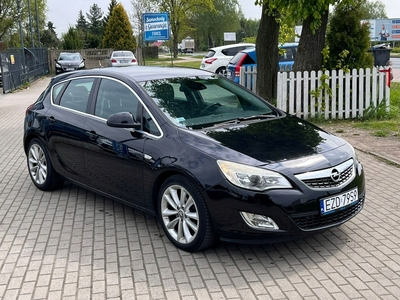 Opel Astra J Hatchback 5d 1.7 CDTI ECOTEC 125KM 2011