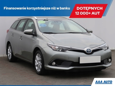 Toyota Auris II Touring Sports Facelifting 1.8 Hybrid 136KM 2016