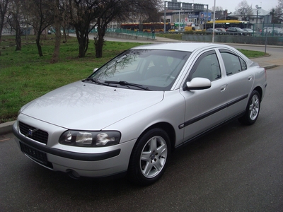 Volvo S60 I 2.4 20V 140KM 2003