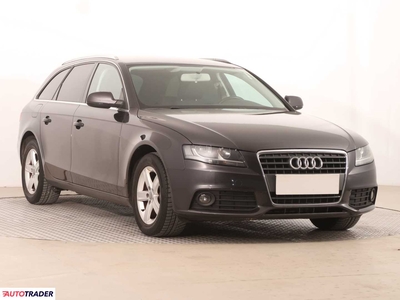 Audi A4 1.8 118 KM 2011r. (Piaseczno)