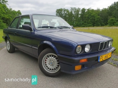 BMW 3 Seria E30