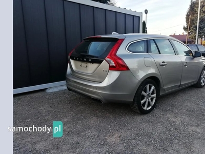 Volvo V60 I