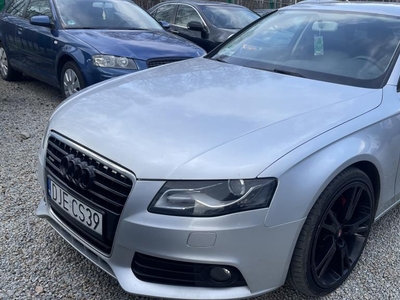 AUDI A4 KOMBI Alu19-Navi-4x4-Led-Skóra