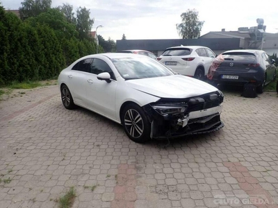 MERCEDES CLA 250 sedan (limuzyna)