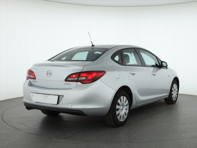 Opel Astra 2016 1.4 T 137825km Sedan