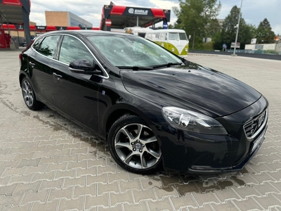 Volvo V40 II OCEAN RACE 2.0 Diesel 150KM 2015r