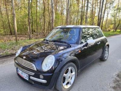 Mini Cooper 1,6 benzyna