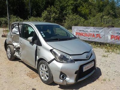 Toyota Yaris III Hatchback 5d Hybrid 100 74KM 2012