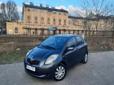 Używane Toyota Yaris - 8 200 PLN, 299 000 km, 2007