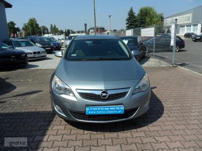 Opel Astra J