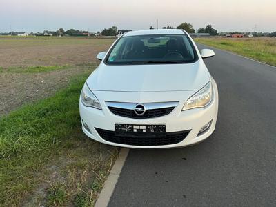 Opel Astra J Hatchback 5d 1.4 87KM 2011