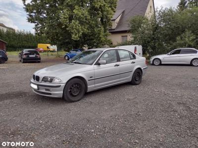 BMW Seria 3 318i