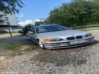 BMW Seria 3 318i