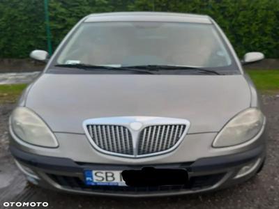 Lancia Ypsilon Y 1.4 16v Automatik Platino