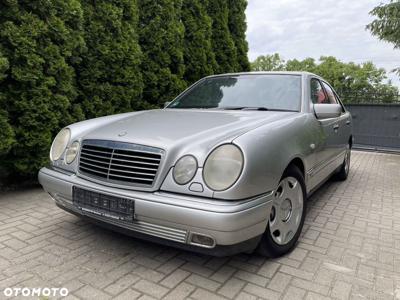 Mercedes-Benz Klasa E 240 T Avantgarde