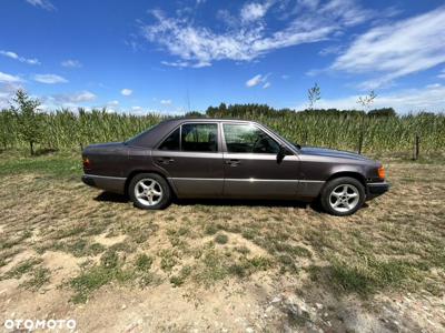 Mercedes-Benz W124 (1984-1993)