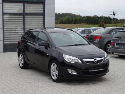 Opel Astra J 2011