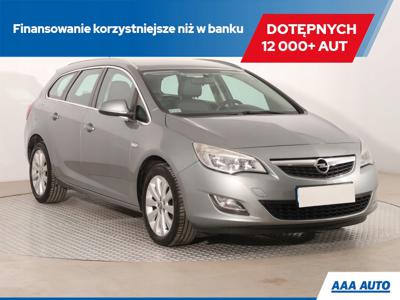 Opel Astra J Sports Tourer 1.4 Turbo ECOTEC 140KM 2011