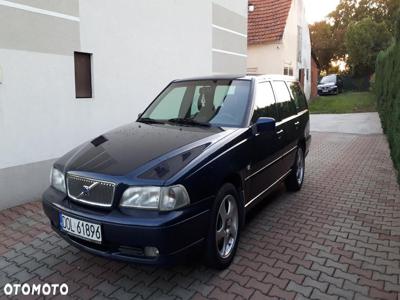 Volvo V70 2.4