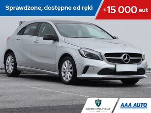 Mercedes Klasa A W176 Hatchback 5d Facelifting 180 122KM 2016