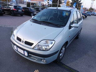 Renault Scenic 2002 1.9 dCi 272471km Samochody Rodzinne