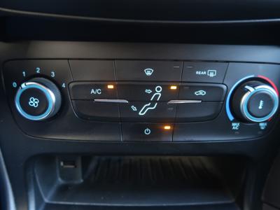 Ford Focus 2017 1.6 i 39366km ABS klimatyzacja manualna