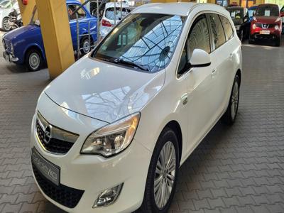 Opel Astra J Sports Tourer 1.7 CDTI ECOTEC 125KM 2011