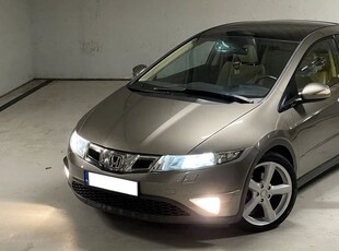 Honda Civic 1.8 Executive NAVI