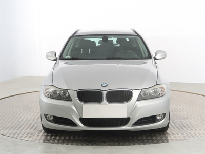 BMW 3 2010 318 i 154371km Kombi