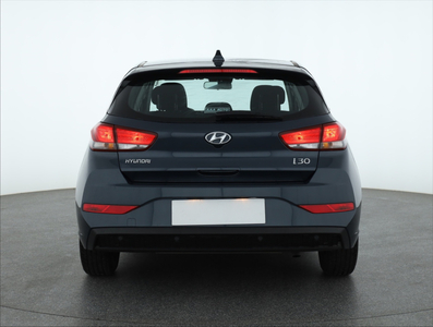 Hyundai i30 2022 1.5 DPI 16177km ABS klimatyzacja manualna