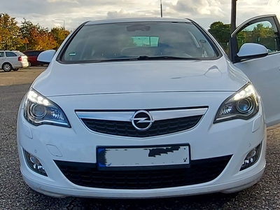 Opel Astra J TURBO COSMO OPC