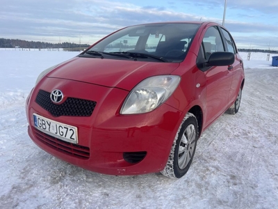 Toyota yaris 1.0 , salon PL , klimatyzacja bdb stan