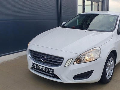 Volvo V60 I Kombi 1.6 DRIVe 115KM 2013