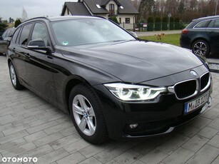 BMW Seria 3 318d Touring xDrive Advantage