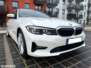 BMW Seria 3 318i Advantage