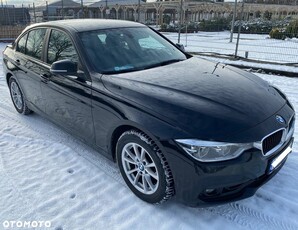 BMW Seria 3 318i Sport Line